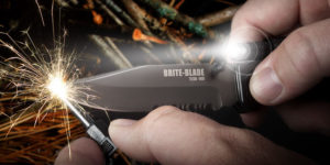 HUNTING KNIFE WITH FLASHLIGHT AND FIRE STARTER